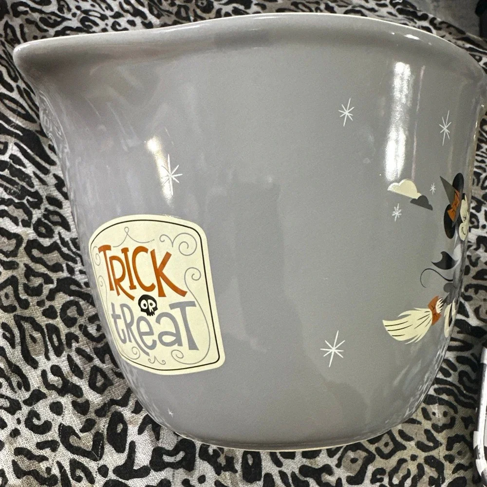 Mickey Minnie Mouse Halloween Mixing Bowl Batter Bowl Trick or Treat! Disney!